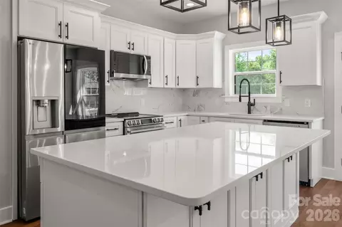 Kitchen - 501 Snow St, Kannapolis, NC 28081 photo 2 of 9