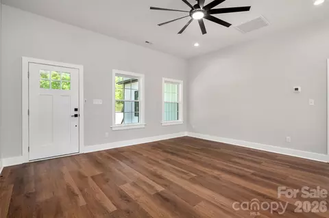Living - 501 Snow St, Kannapolis, NC 28081 photo 3 of 5