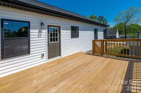 Exterior - 501 Snow St, Kannapolis, NC 28081 photo 4 of 5
