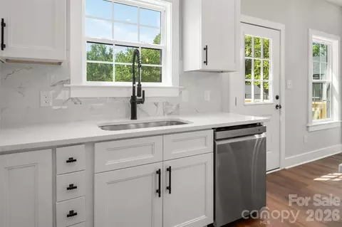 Kitchen - 501 Snow St, Kannapolis, NC 28081 photo 4 of 9
