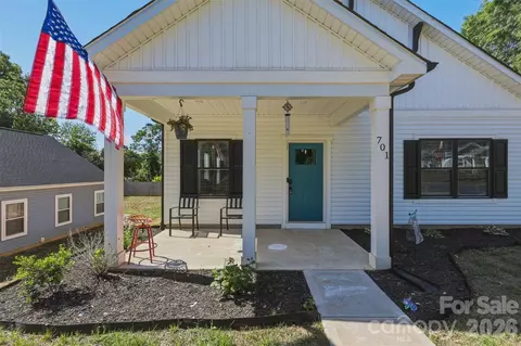 Exterior - 701 E 3rd Ave, Gastonia, NC 28054 photo 2 of 4