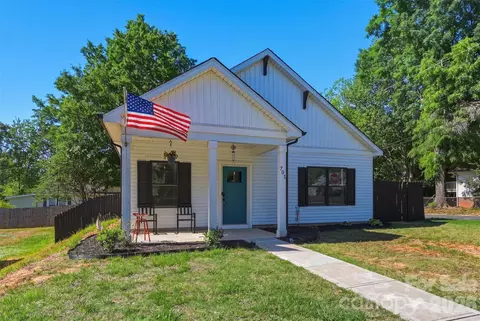 Exterior - 701 E 3rd Ave, Gastonia, NC 28054 photo 4 of 4