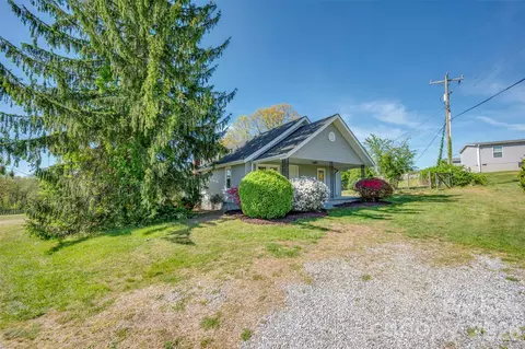766 Stepp Mill Rd, Hendersonville, NC 28792