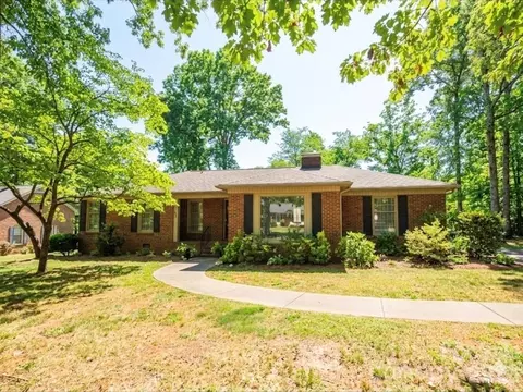 2009 Saratoga Dr, Gastonia, NC 28056