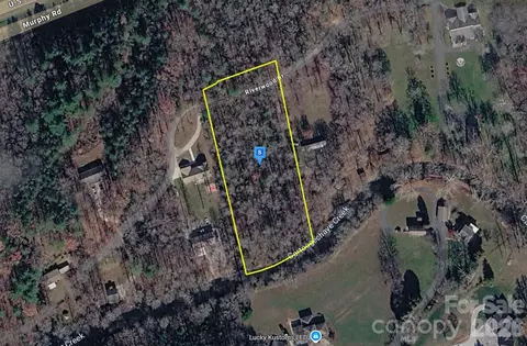 420 Benjamin Dr, Franklin, NC 28734