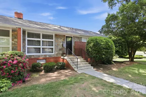 4500 Woodlark Ln, Charlotte, NC 28211