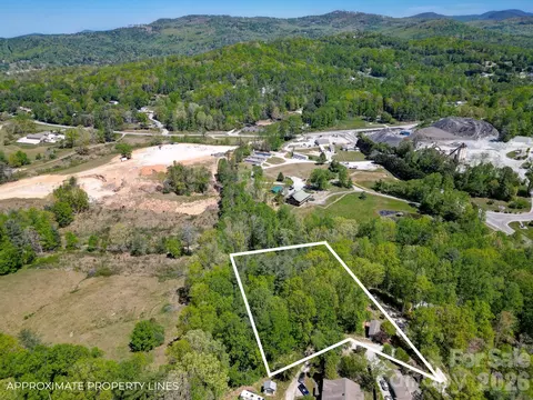 99999 Hicks Mountain Rd, Hendersonville, NC 28792