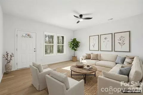 Living - 711 Adams St, Monroe, NC 28110 photo 1 of 6