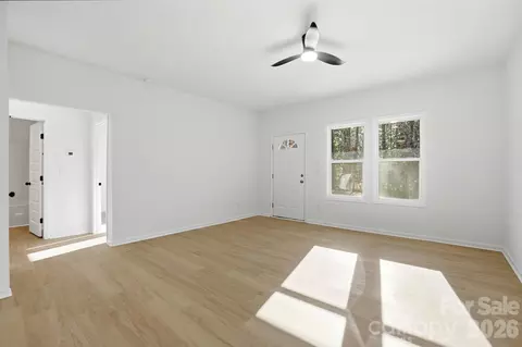 Living - 711 Adams St, Monroe, NC 28110 photo 2 of 6