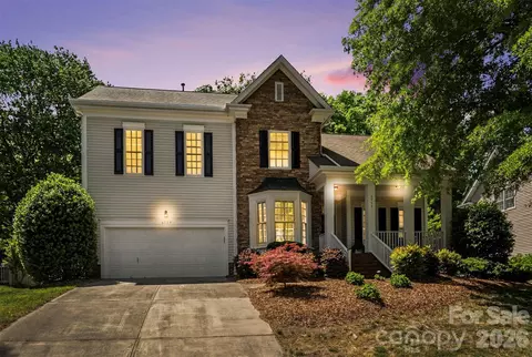 6739 Red Maple Dr, Charlotte, NC 28277