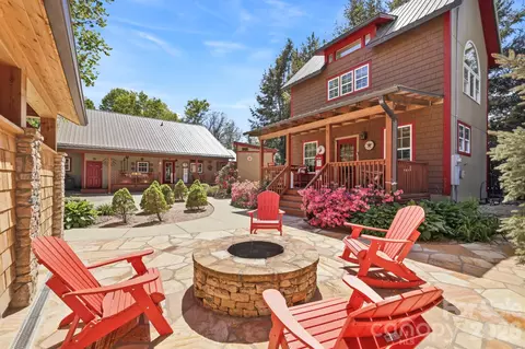 107 5th St, Black Mountain, NC 28711