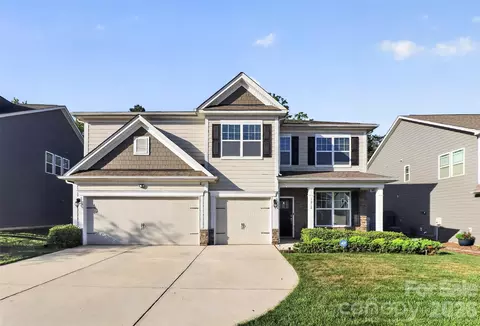 1212 Englewood Dr, Lake Wylie, SC 29710