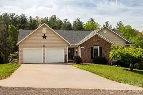 611 Briar Creek 36 Dr #36, North Wilkesboro, NC 28659