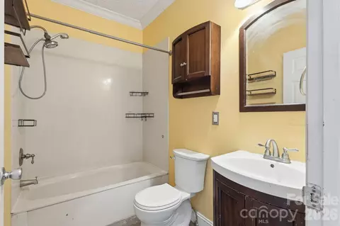 Bath - 2825 Sweeping Pine Ln, Denver, NC 28037 photo 1 of 2