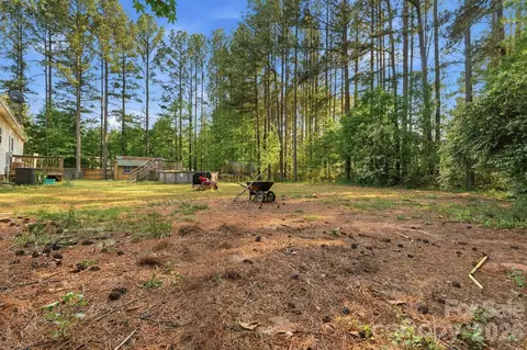 Exterior - 2825 Sweeping Pine Ln, Denver, NC 28037 photo 4 of 5