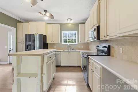 Kitchen - 2825 Sweeping Pine Ln, Denver, NC 28037 photo 1 of 4