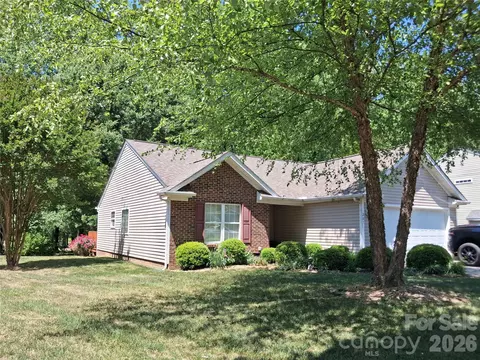 207 Woodlynn Dr, Charlotte, NC 28214