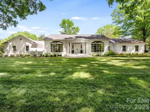2738 Beverwyck Rd, Charlotte, NC 28211