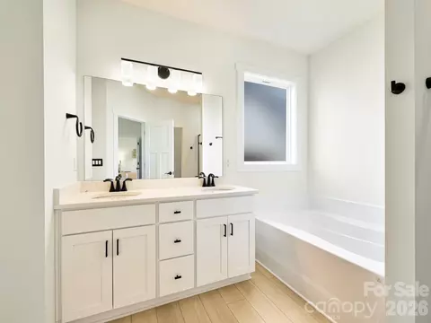 Bath - 21 N Christie Ct, Fletcher, NC 28732 photo 2 of 4