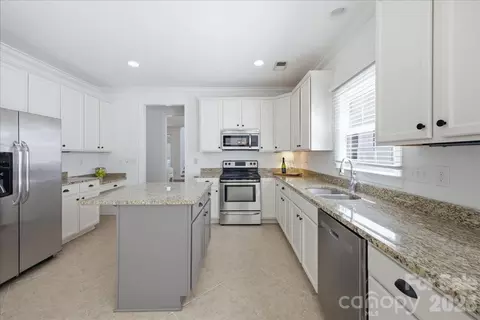 Kitchen - 20237 Harroway Dr, Cornelius, NC 28031 photo 2 of 2