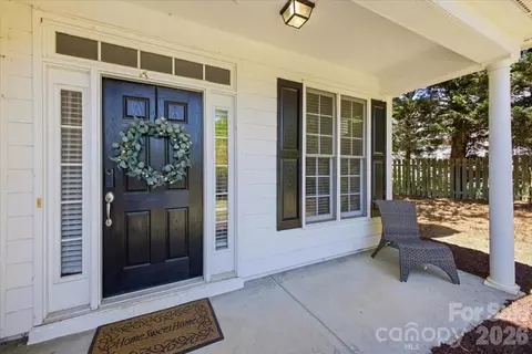 Exterior - 20237 Harroway Dr, Cornelius, NC 28031 photo 5 of 8