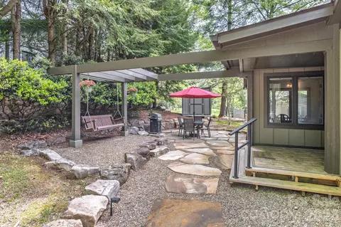 22 Dalonigei Ct, Brevard, NC 28712