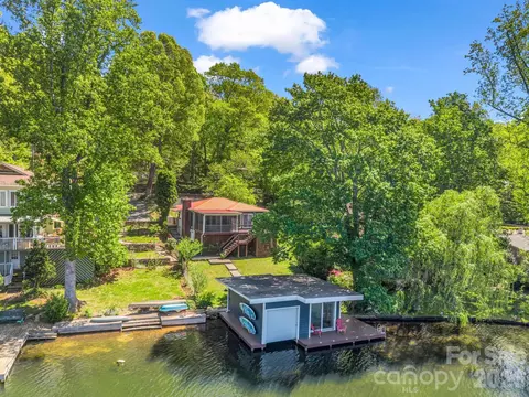 1224 E Lakeshore Dr, Landrum, SC 29356