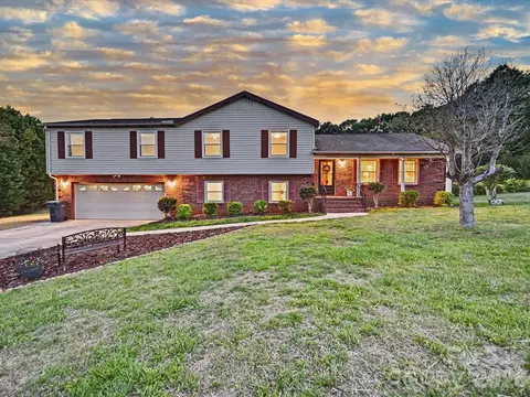 7117 Rock Island Rd, Charlotte, NC 28278