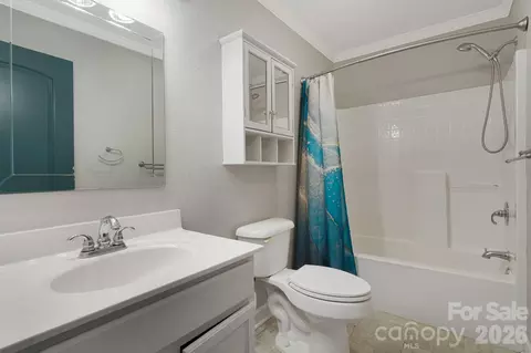 Bath - 2011 Edgerton Rd, Mill Spring, NC 28756 photo 1 of 5