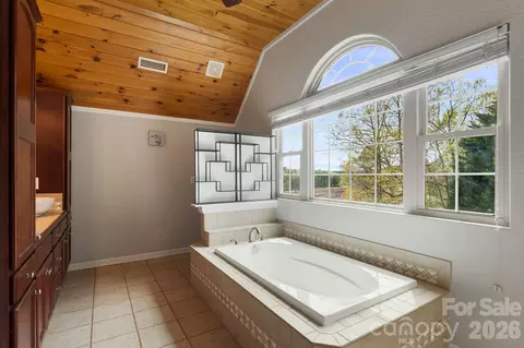 Bath - 2011 Edgerton Rd, Mill Spring, NC 28756 photo 2 of 5