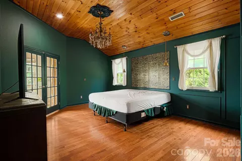 Bedroom - 2011 Edgerton Rd, Mill Spring, NC 28756 photo 6 of 7