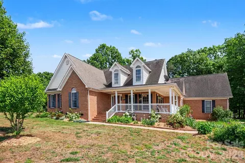 112 Hancock Xing, Clover, SC 29710