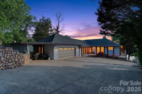 8611 Island Point Rd, Charlotte, NC 28278