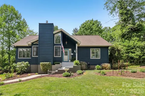 5483 Valley Run St, Hickory, NC 28601