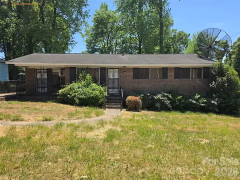 1600 Montana Dr, Charlotte, NC 28216