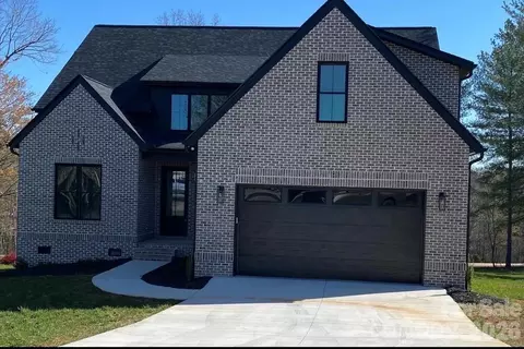 1116 Players Ridge Rd, Hickory, NC 28601