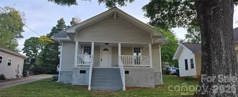 227 W B St, Newton, NC 28658