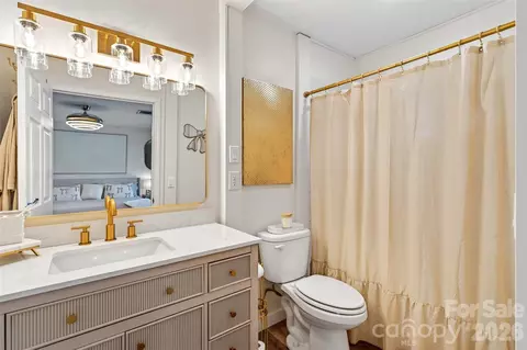 Bath - 263 Fairway Ln, Spruce Pine, NC 28777 photo 1 of 4