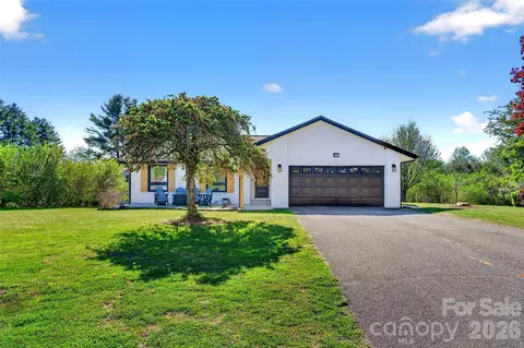 1191 Dale Rd, Spruce Pine, NC 28777