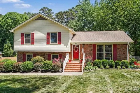 13611 Idlefield Ln, Matthews, NC 28105