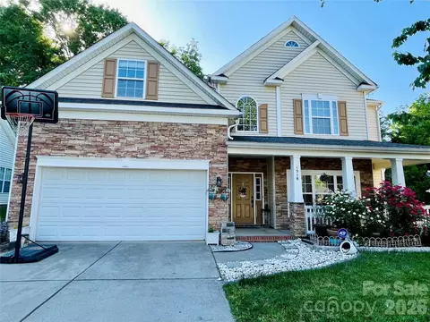 1518 Squirrel Lake Ct, Matthews, NC 28105