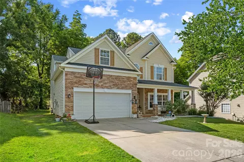 1518 Squirrel Lake Ct, Matthews, NC 28105
