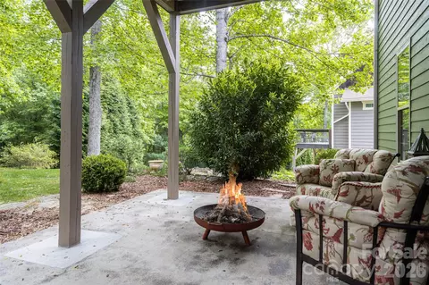 Exterior - 75 Ledgestone Dr, Fairview, NC 28730 photo 4 of 12