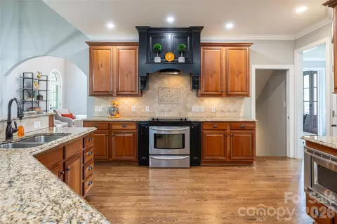 Kitchen - 75 Ledgestone Dr, Fairview, NC 28730 photo 1 of 2