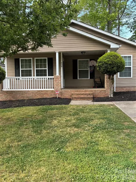 930 Wainwright Ave, Charlotte, NC 28206