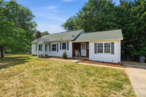 208 Jackson Ter, Clover, SC 29710
