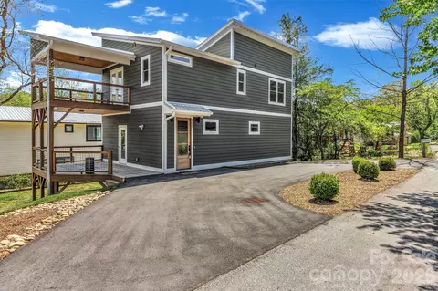 200 Stafford St, Black Mountain, NC 28711