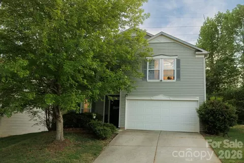 6135 Blue Ash Ln, Charlotte, NC 28215