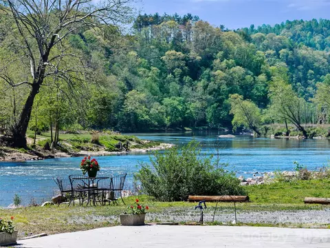 150 Rollins 1 2 Rd #1 & 2, Marshall, NC 28753