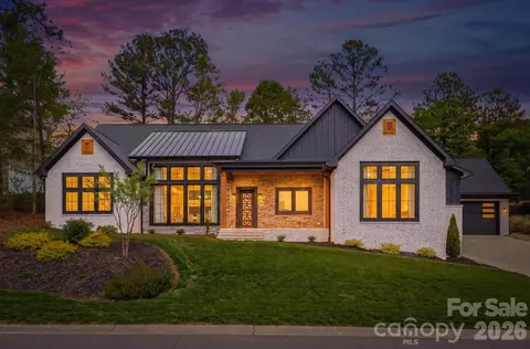 1462 Winged Foot Dr, Denver, NC 28037